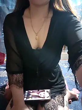 Snapshot of LeanaLy chatting on 03-07-26, 01:02 LeanaLy online show from 03-07-26, 01:02