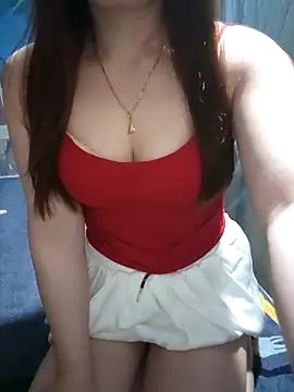 Snapshot of LeanaLy chatting on 03-13-26, 01:29 LeanaLy online show from 03-13-26, 01:29