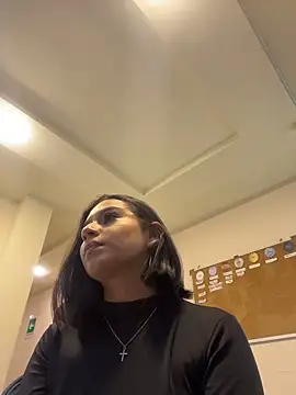 AlyssaRay online show from 04-29-26, 05:06
