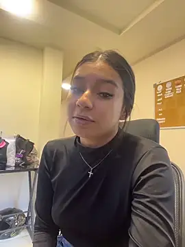 AlyssaRay online show from 04-29-26, 05:30
