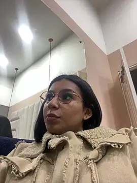 AlyssaRay online show from 05-02-26, 12:32