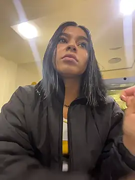 AlyssaRay online show from 06-17-26, 01:23