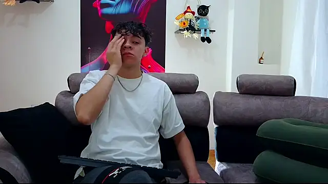 Snapshot of bluewolf247 chatting on 10-29-25, 01:57 bluewolf247 online show from 10-29-25, 01:57