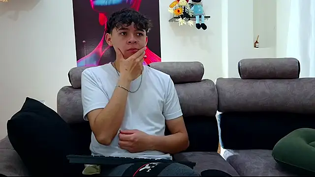 Snapshot of bluewolf247 chatting on 10-30-25, 02:18 bluewolf247 online show from 10-30-25, 02:18