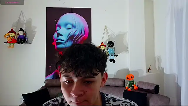 Snapshot of bluewolf247 chatting on 11-01-25, 01:24 bluewolf247 online show from 11-01-25, 01:24