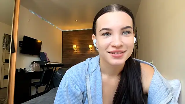 Tonnievi online show from 10-13-25, 11:32