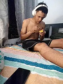 Snapshot of Ruberga20 chatting on 10-28-25, 07:23 Ruberga20 online show from 10-28-25, 07:23