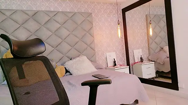 CARO ADAMS1 online show from 02-06-26, 10:29