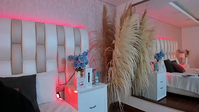 Ari lynn  online show from 12-23-25, 03:26