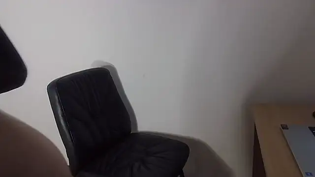 Miss-85 online show from 11-11-25, 07:36