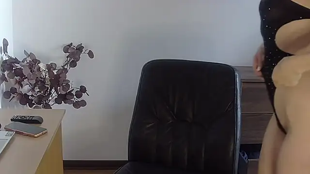 Miss-85 online show from 04-30-26, 04:57
