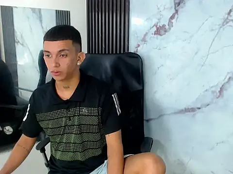 Brandonhott online show from 10-12-25, 03:38