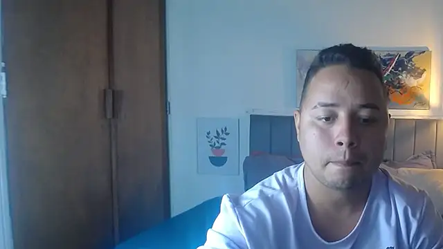 Snapshot of Brian_m5 chatting on 10-17-25, 07:05 Brian m5 online show from 10-17-25, 07:05