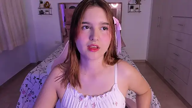 Snapshot of MIACUTEE_ chatting on 07-10-26, 10:23 MIACUTEE online show from 07-10-26, 10:23