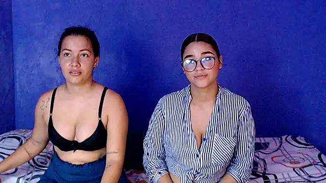 Snapshot of synfone_sex chatting on 10-30-25, 02:18 synfone sex online show from 10-30-25, 02:18