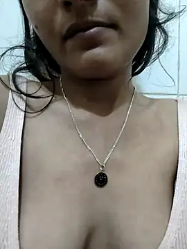 Snapshot of HOTTY_CUTI chatting on 10-30-25, 04:08 HOTTY CUTI online show from 10-30-25, 04:08