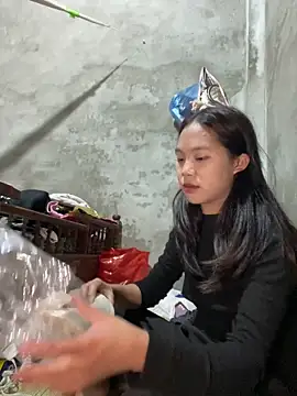 Snapshot of namicute chatting on 03-08-26, 02:04 namicute online show from 03-08-26, 02:04