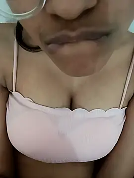 Zoya-Baby1 online show from 10-30-25, 06:15