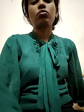 Snapshot of Muznikki3243 chatting on 03-10-26, 11:37 Muznikki3243 online show from 03-10-26, 11:37