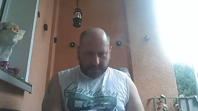 Snapshot of Couplemanxt1986 chatting on 10-13-25, 02:06 Couplemanxt1986 online show from 10-13-25, 02:06