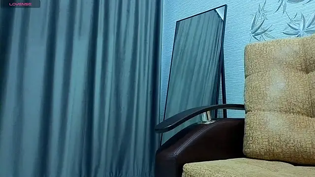 MissPompadure online show from 12-21-25, 12:01