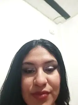 Snapshot of Pocahont_as chatting on 10-14-25, 03:51 Pocahont as online show from 10-14-25, 03:51