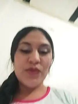 Snapshot of Pocahont_as chatting on 11-07-25, 04:12 Pocahont as online show from 11-07-25, 04:12