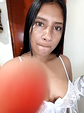 Snapshot of lucy-zam chatting on 10-14-25, 03:24 lucy-zam online show from 10-14-25, 03:24