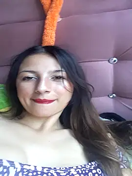 Snapshot of Naomy-daviis chatting on 10-23-25, 08:07 Naomy-daviis online show from 10-23-25, 08:07