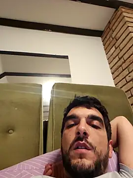 Snapshot of SamoSkupo chatting on 10-20-25, 02:56 SamoSkupo online show from 10-20-25, 02:56