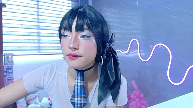 Snapshot of Naaomi_cute chatting on 12-19-25, 04:14 Naaomi cute online show from 12-19-25, 04:14