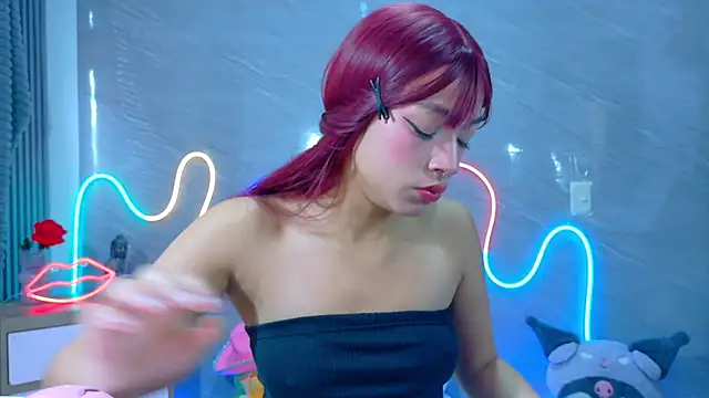 Snapshot of Naaomi_cute chatting on 01-15-26, 12:43 Naaomi cute online show from 01-15-26, 12:43