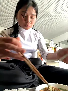 Linh-xxx online show from 11-02-25, 04:37