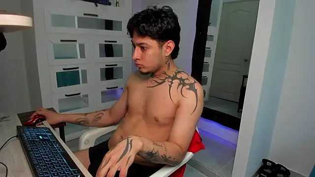 Snapshot of Sky_Wild chatting on 03-20-26, 08:03 Sky Wild online show from 03-20-26, 08:03