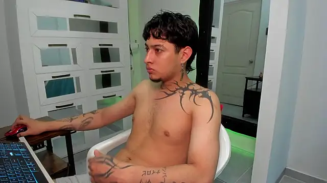 Snapshot of Sky_Wild chatting on 03-27-26, 08:08 Sky Wild online show from 03-27-26, 08:08