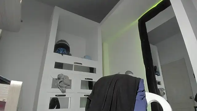 Sky Wild online show from 06-25-26, 05:34
