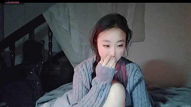 Snapshot of hyp0crite chatting on 11-19-25, 03:45 hyp0crite online show from 11-19-25, 03:45