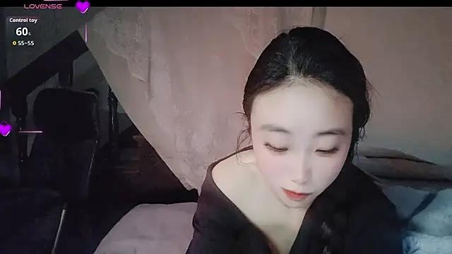 Snapshot of hyp0crite chatting on 11-23-25, 05:57 hyp0crite online show from 11-23-25, 05:57