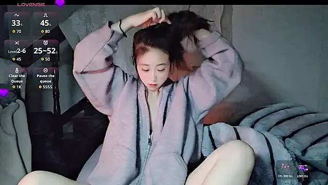 Snapshot of hyp0crite chatting on 11-28-25, 12:41 hyp0crite online show from 11-28-25, 12:41