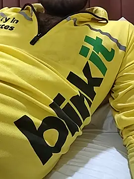 Snapshot of Money_girl_ chatting on 11-08-25, 04:07 Money girl online show from 11-08-25, 04:07