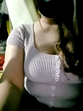 Snapshot of ZazaLy chatting on 10-13-25, 10:59 ZazaLy online show from 10-13-25, 10:59