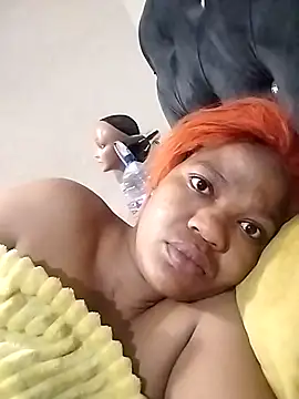 Snapshot of CaramelBoootie chatting on 11-07-25, 01:27 CaramelBoootie online show from 11-07-25, 01:27