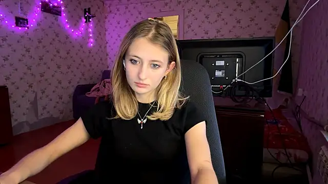 AmeliLia online show from 03-25-26, 03:40