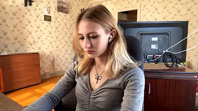 AmeliLia online show from 03-26-26, 09:37