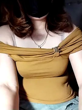 YiyinLy online show from 10-31-25, 09:16