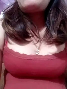 Snapshot of YiyinLy chatting on 02-27-26, 12:05 YiyinLy online show from 02-27-26, 12:05