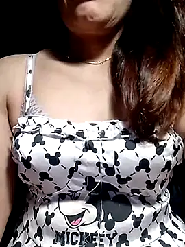 Snapshot of YiyinLy chatting on 05-19-26, 09:10 YiyinLy online show from 05-19-26, 09:10