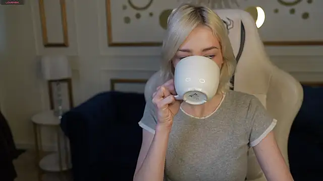 Jessica start online show from 11-28-25, 11:24