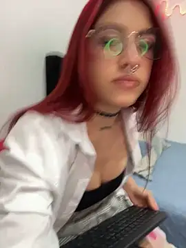 Darlyhooper01 online show from 02-19-26, 09:22