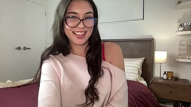 mollyy2006 online show from 06-16-26, 12:02